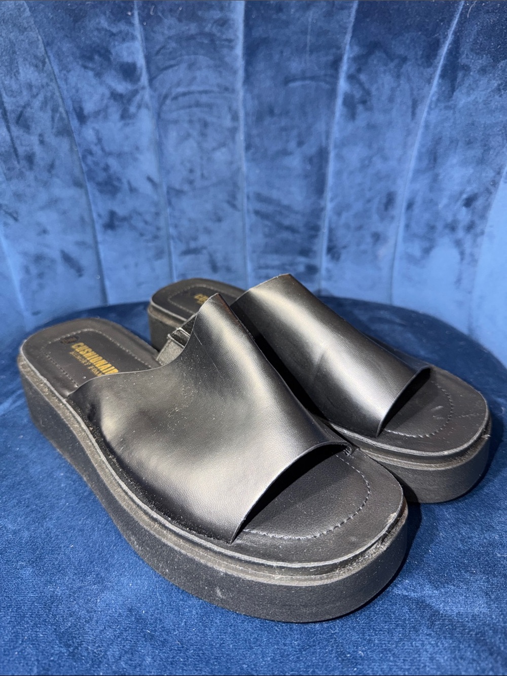 Cushionaire Black Platform Slide Sandals - Women Size 8.5